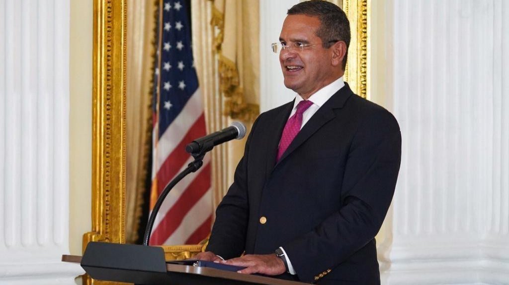  Gobernador anuncia asignación millonaria para mejorar el acceso a Internet de alta velocidad en Puerto Rico 
