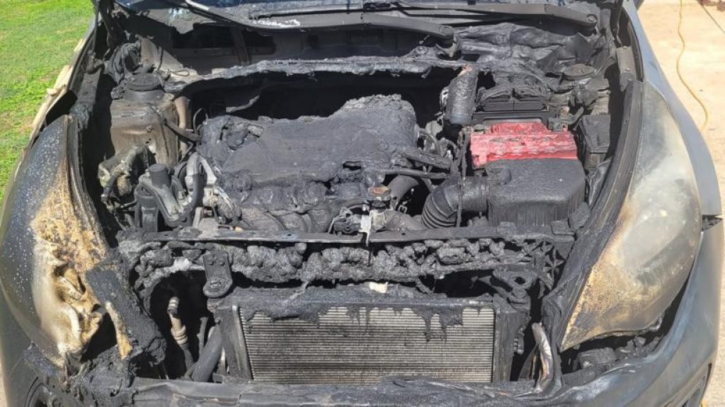  Incendio malicioso de un vehículo reportado en Isabela 