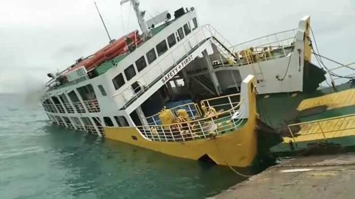 dentro de un barco que se hunde