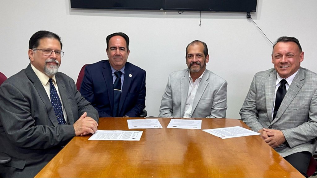  Acuerdo entre la Universidad de Puerto Rico y la American University para apoyar a estudiantes afectados por cierre de recintos 