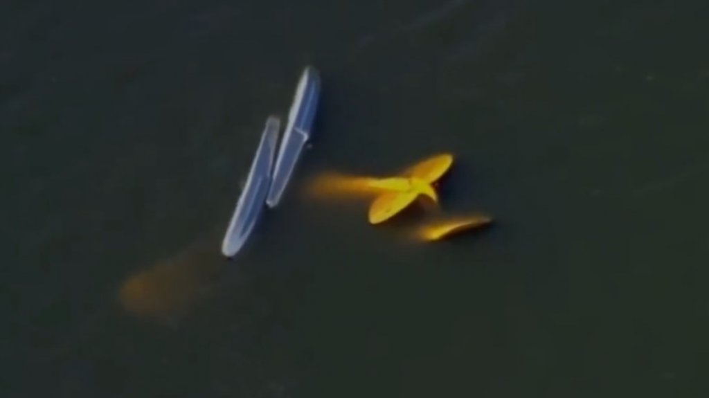  Video: Dos avionetas colisionan en el aire y se estrellan contra un lago en Florida 