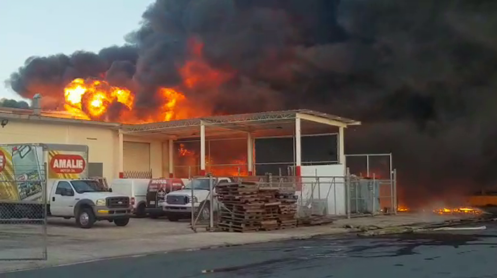  Video: Controlado el mega incendio de ayer en Cataño 