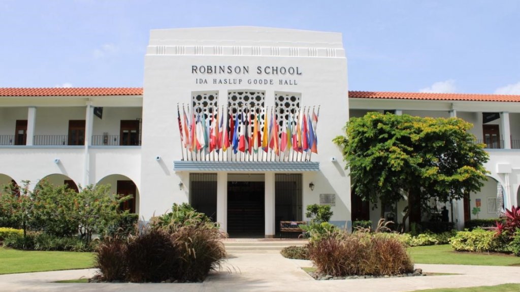  Robinson School informa suspensión de clases 