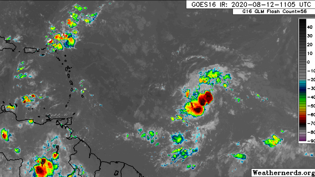  Onda tropical se desplaza hoy por nuestra zona, mientras la depresión tropical puede fortalecerse 
