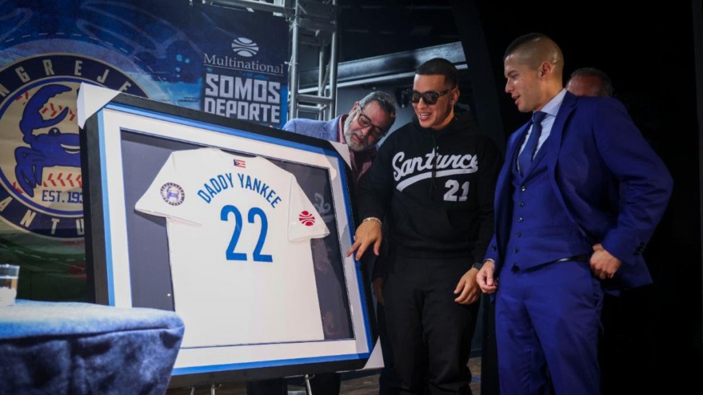  Daddy Yankee continúa al frente de los Cangrejeros de Santurce ante la nueva temporada del béisbol invernal 