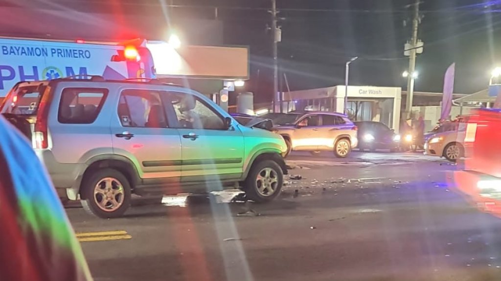  Video: un joven conductor de motora muerto al chocar en Bayamón 