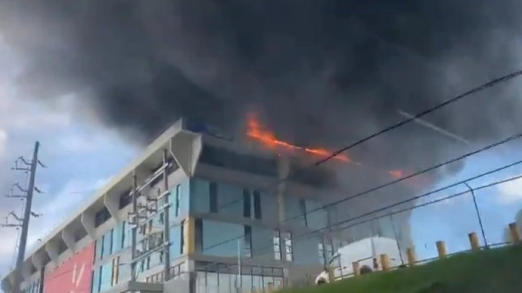  Video: Se registra incendio de grandes proporciones en Rio Piedras 