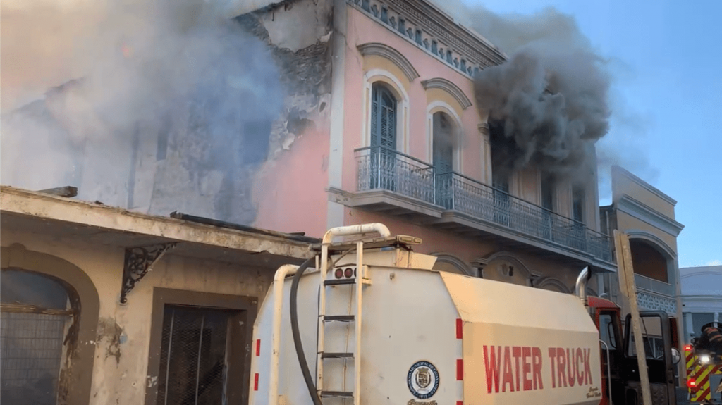  Incendio en el casco urbano de Ponce 