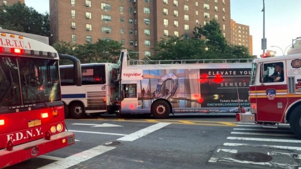  VIDEO:Colisión de autobuses en Manhattan deja al menos 46 heridos 