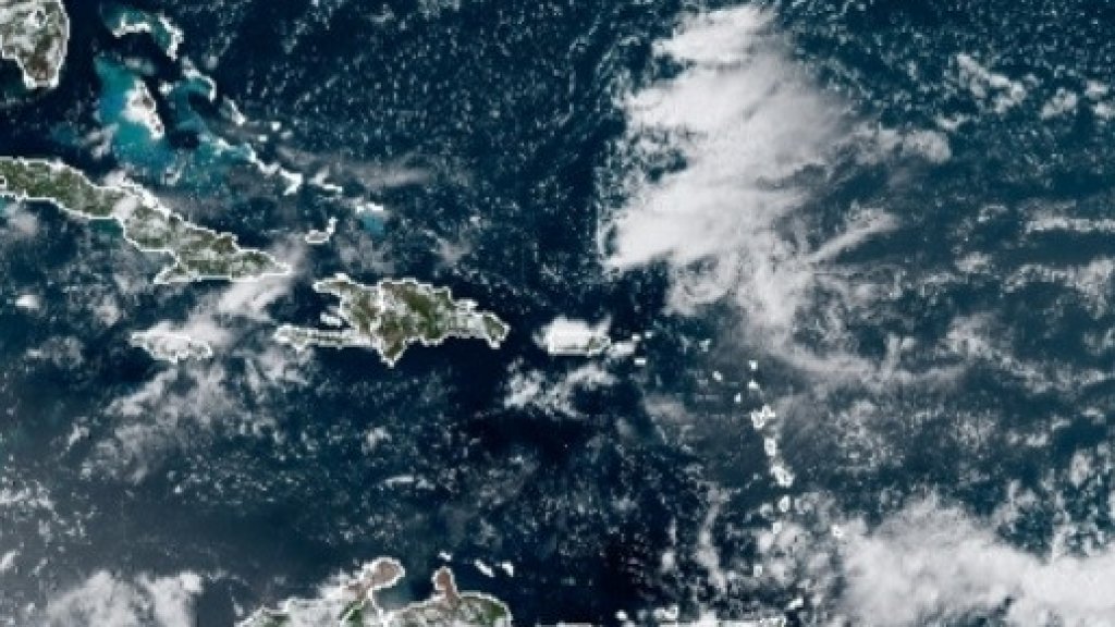  Josephine se rebaja a depresión tropical y no supone amenaza en el Caribe 