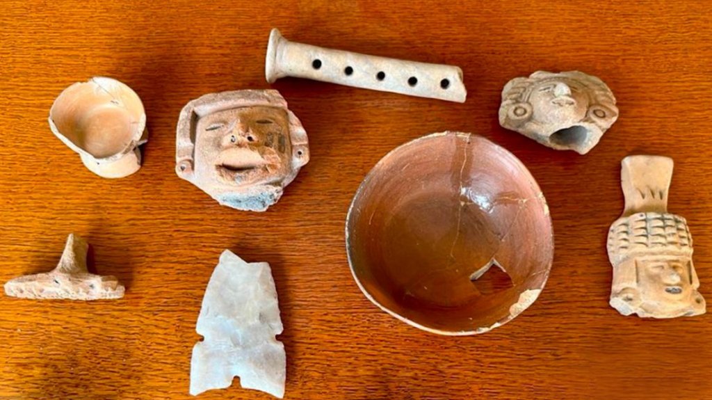  Una familia española devuelve alrededor de 2.000 piezas arqueológicas a México 