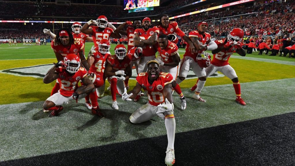  Los Kansas City Chiefs se alzan con la Super Bowl por primera vez en medio siglo 