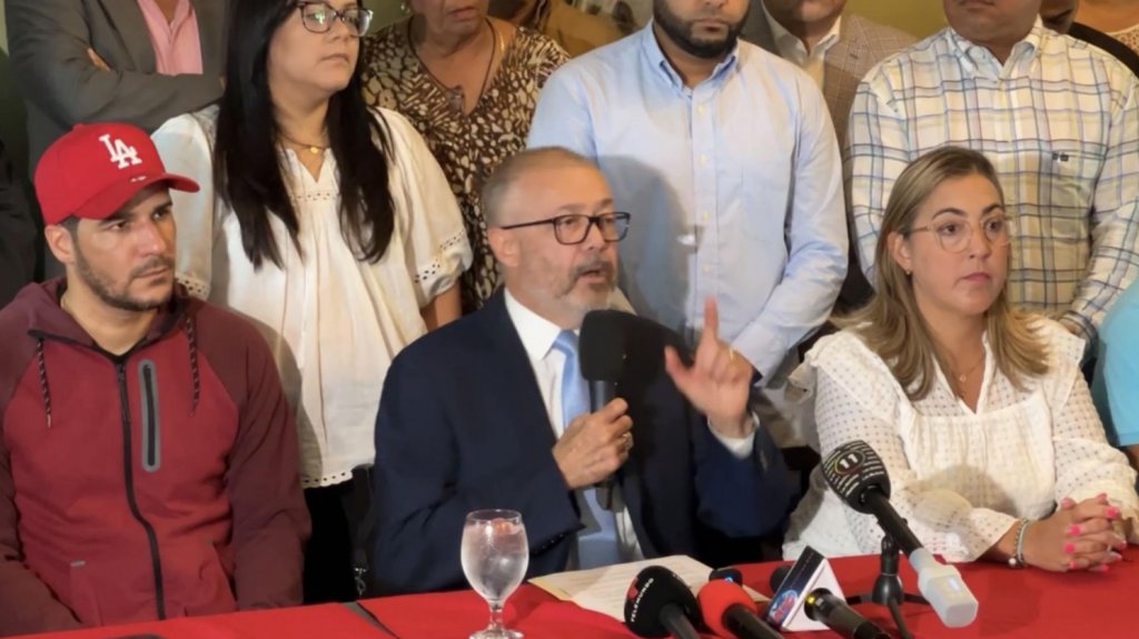  Alcalde de Ponce denuncia que su exdirector de campaña y otro recaudador les robó dinero 
