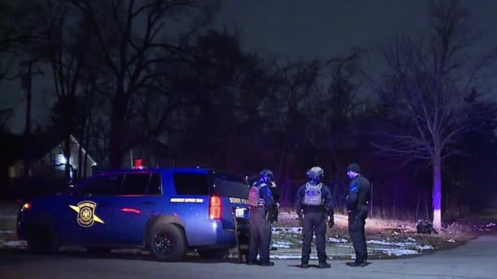 VIDEO:Muere abatido un hombre que apuntaba con láser a helicóptero de policía en Detroit 