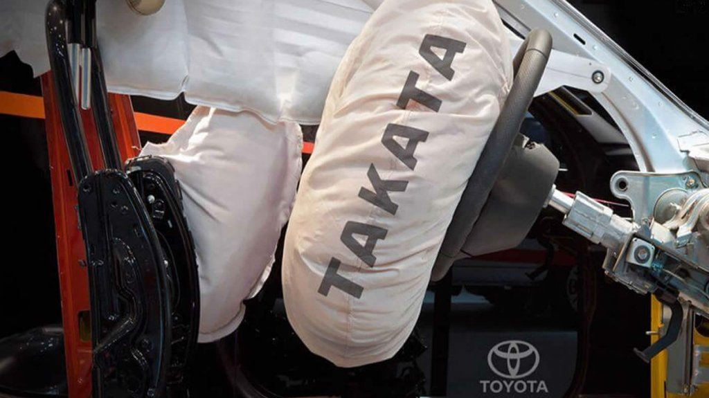  Toyota advierte a conductores sobre bolsas de aire potencialmente mortales 