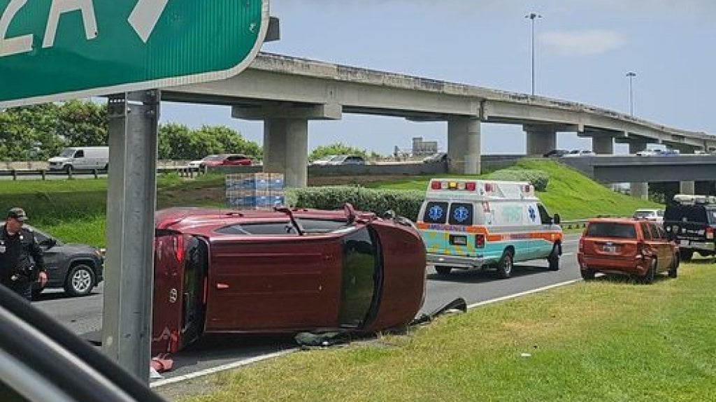  Accidente vehicular en la PR-22 causa congestión en dirección a San Juan 