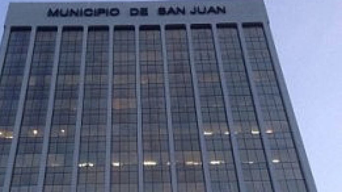 Desalojan torre municipal de San Juan por incendio