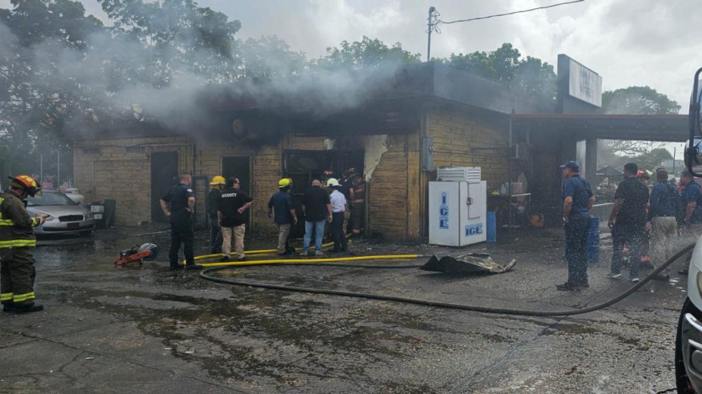  Explosión en Arecibo cobra la vida de dos empleados de negocio local 