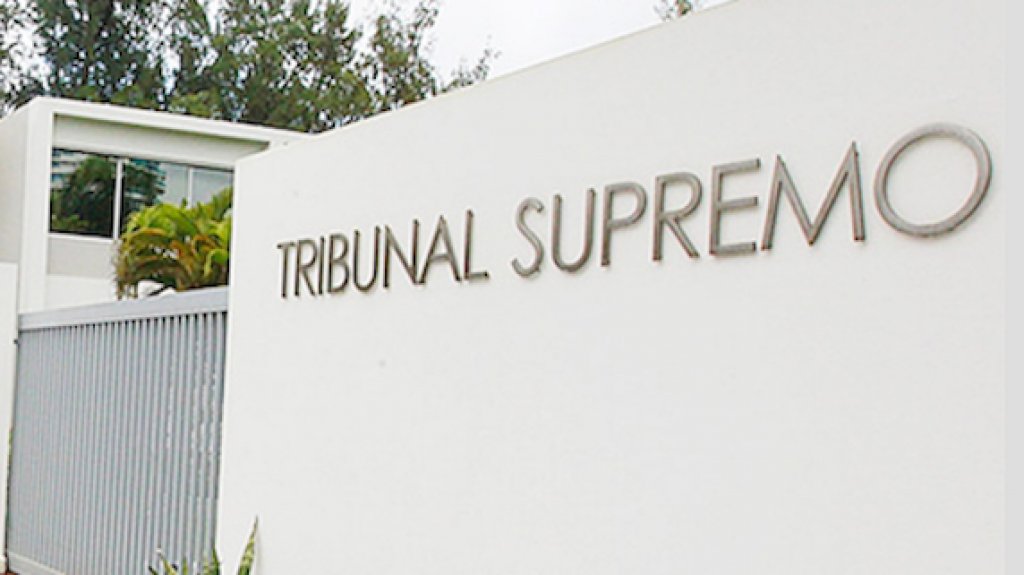  Tribunal Supremo de Puerto Rico declara inconstitucional la colegiación obligatoria para optómetras 