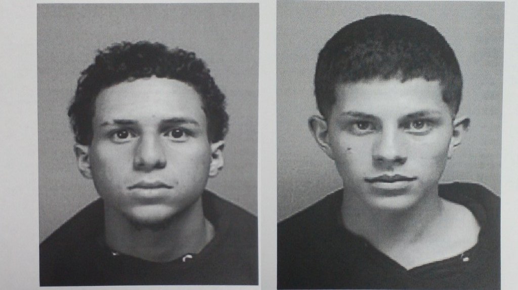  Dos “chamaquitos de 18 y uno de 16 arrestados con rifle y una pistola alterada en Bayamón 