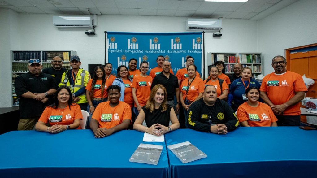  Primera certificación de CERT en escuelas públicas de Puerto Rico 