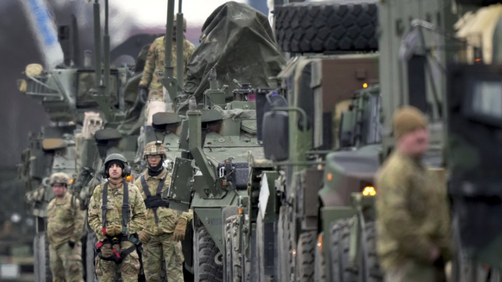  La OTAN anuncia el despliegue de “fuerzas de defensa terrestre y aérea adicionales“ en los límites orientales del bloque 