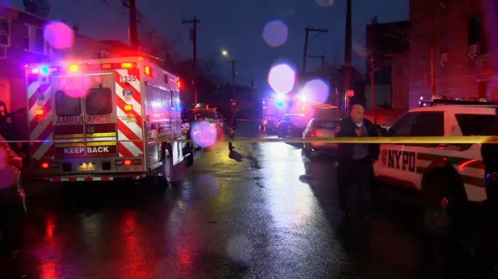 4 muertos en apuñalamiento en Nueva York, 2 policías heridos y el autor del ataque murio 