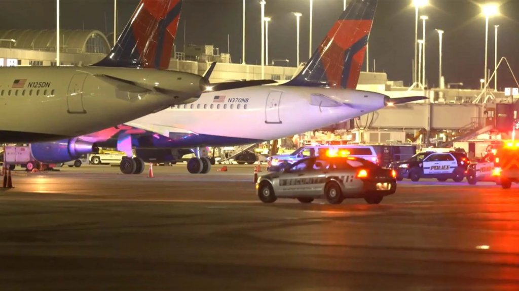  Empleado de aeropuerto en Texas muere al ser succiónado por motor de avión 