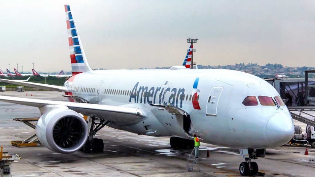  Un trabajador de American Airlines muere al ser “succionado por la turbina“ de un avión 
