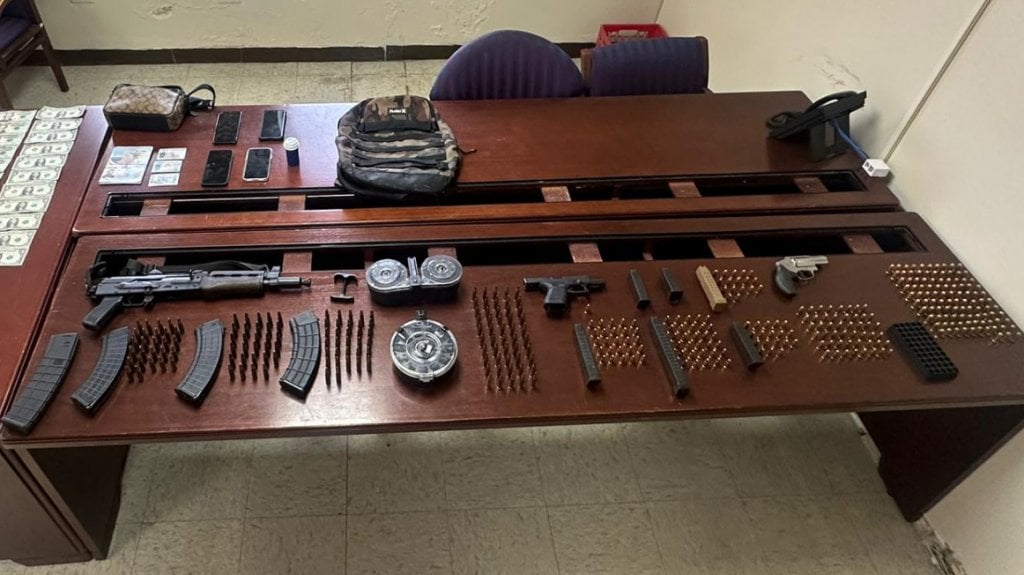  VIDEO: Tres arrestados en operativo en Loíza; ocupan armas, municiones y drogas 