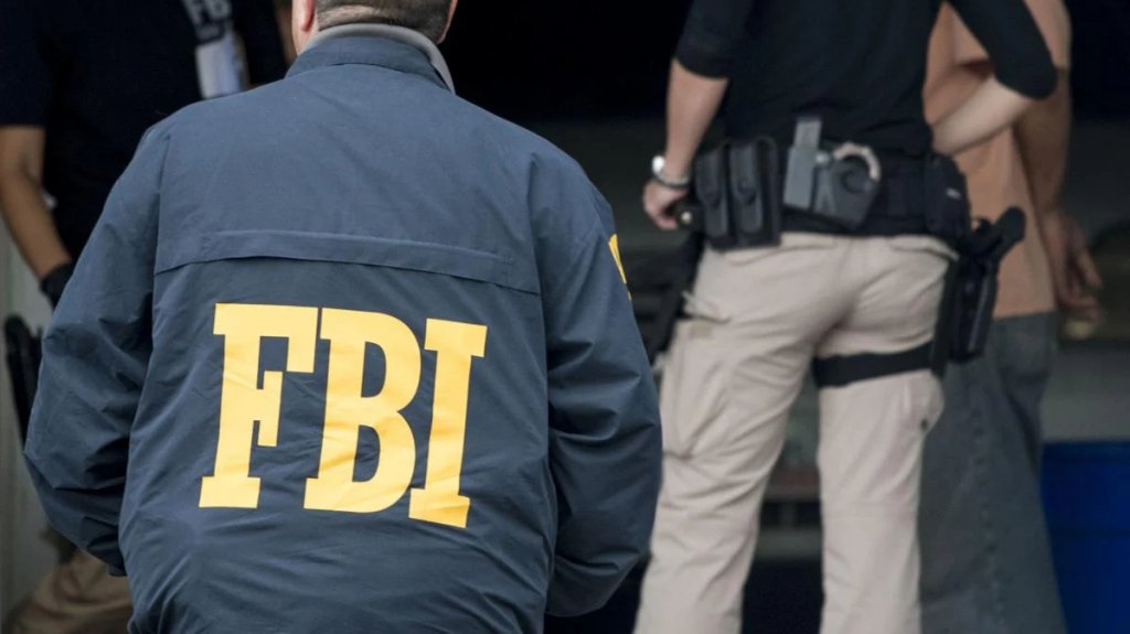  El FBI toma en sus manos el caso de sujeto que golpeó a octogenaria durante asalto residencial en Carolina 