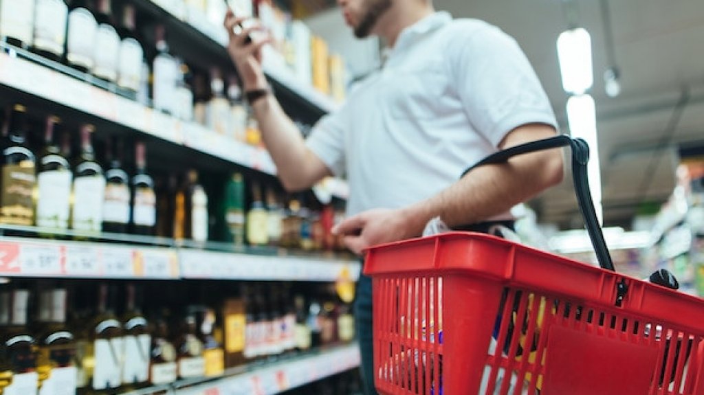  Los consumidores no dejan de comprar alcohol a pesar de la situación económica, según estudio de MIDA 