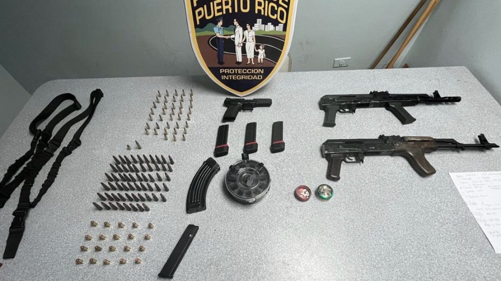  Arrestan y encarcelan a sujeto sorprendido con varias armas en Guayama 