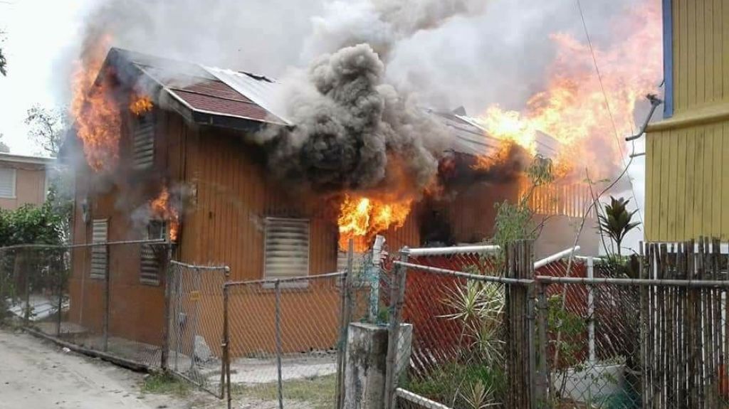  Se incendia residencia a orillas de la Playa Buyé, en Cabo Rojo 