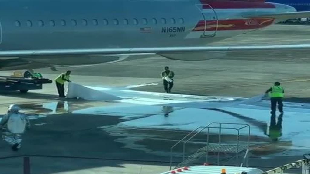  Video del momento en que un avión causa derrame de combustible en aeropuerto Luis Muñoz Marín 