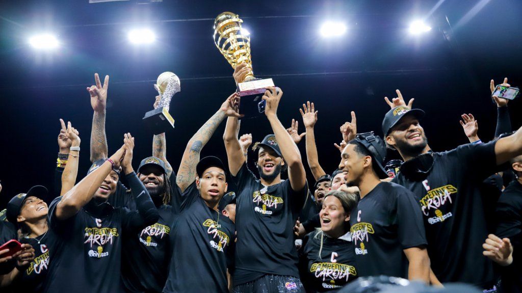  Gigantes de Carolina campeones del Baloncesto Superior Nacional 