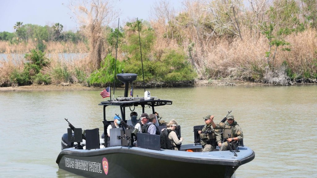  Un soldado de la Guardia Nacional de Texas desaparece en aguas del río Grande al intenar rescatar una migrante en la frontera entre EE.UU. y México 