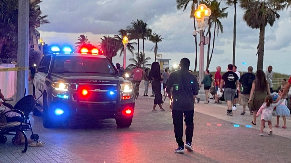  Video: Nueve heridos en un tiroteo cerca de una playa en Florida 