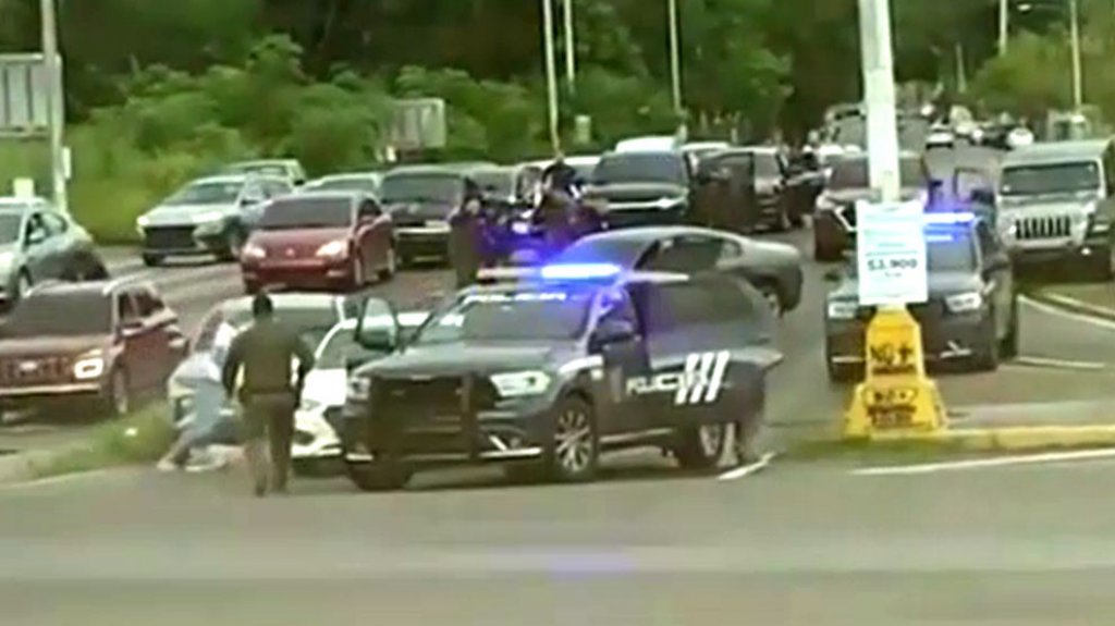  Video: No causa para arresto contra acompañantes de joven fallecido en operativo en Mayagüez 