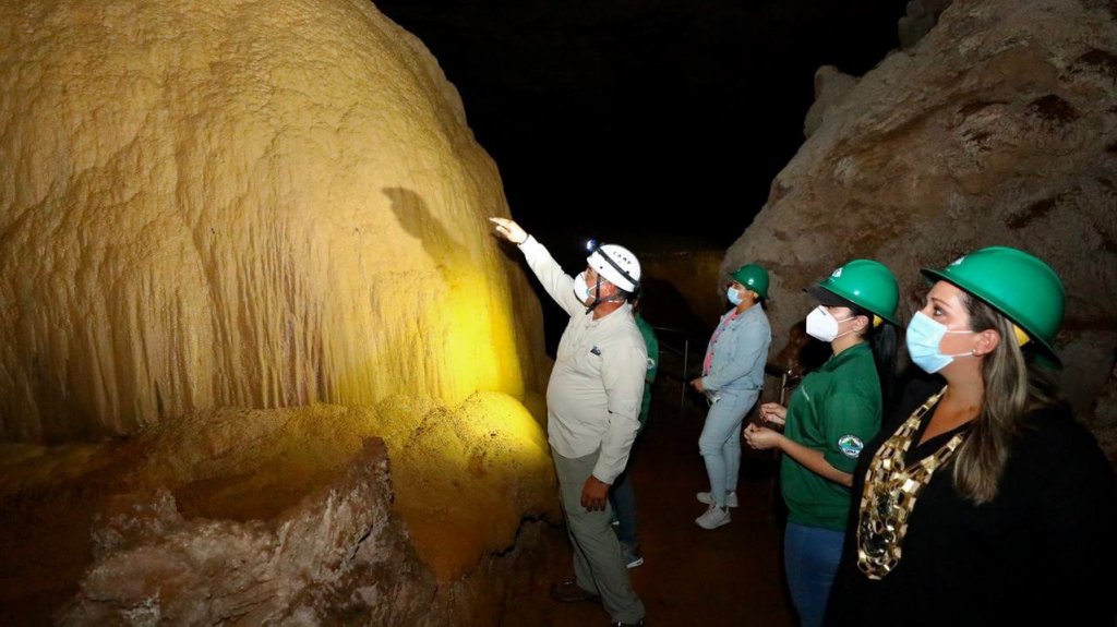  Anuncian reapertura de las Cavernas del Río Camuy 