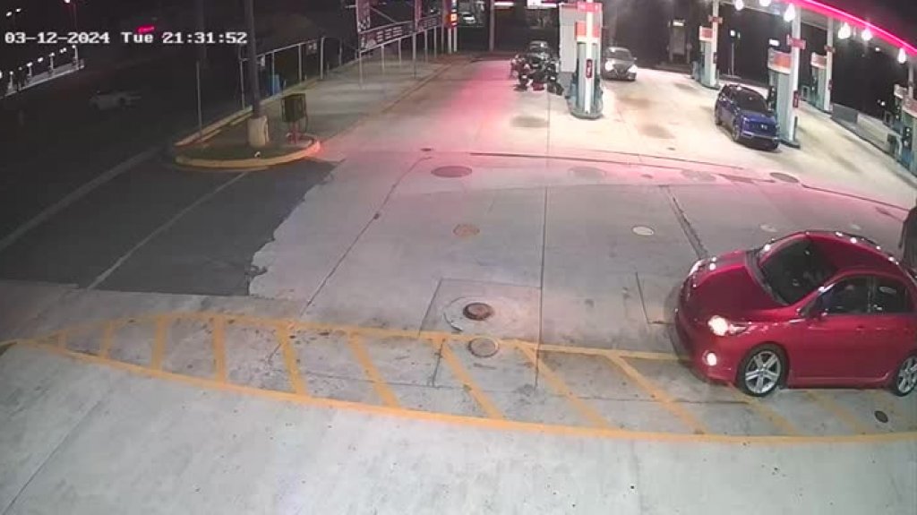  Publican video del momento en que “Gatilleros” acribillan a tiros a hombre en gasolinera de Vega Alta 