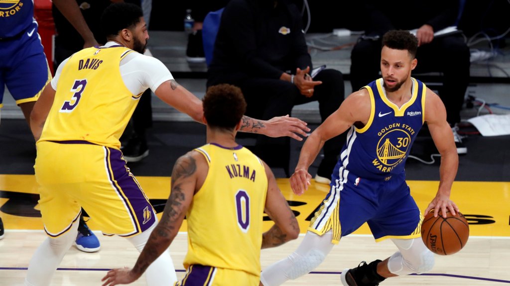  Curry se impone a James y los Warriors sorprenden a los Lakers 