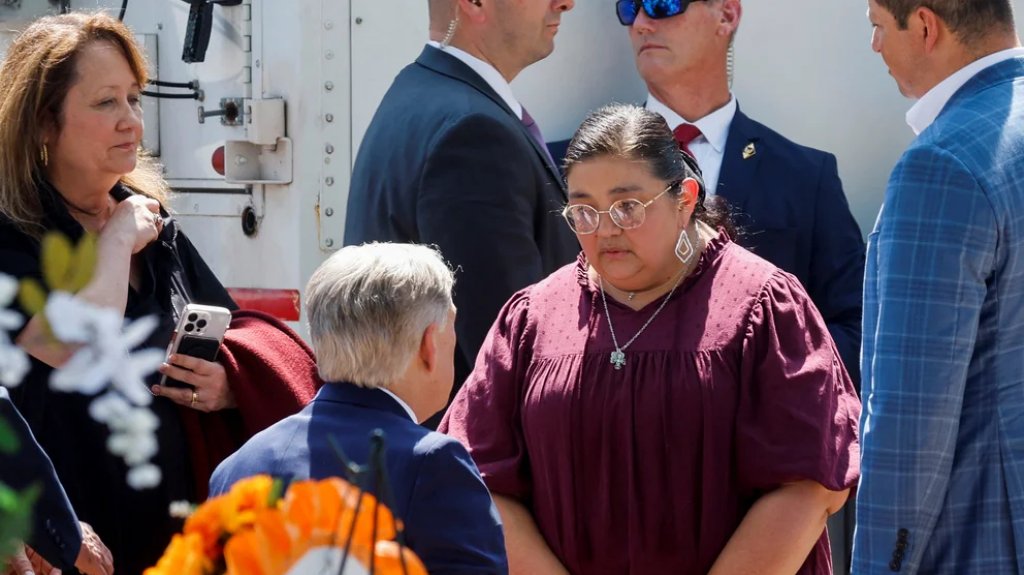  Despidieron a la directora de la escuela donde ocurrió la masacre en Texas 