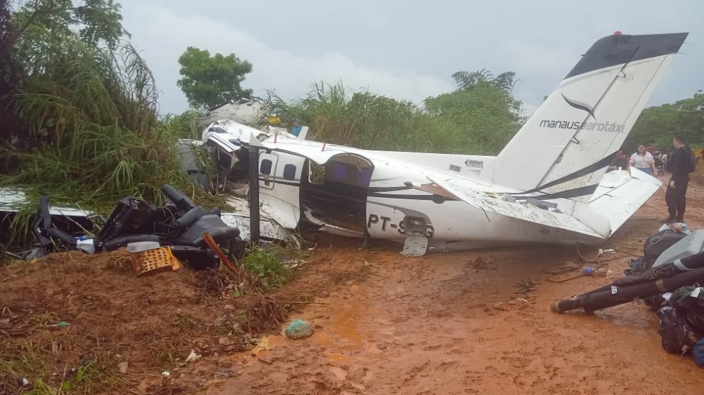  Video: Tragedia en, Brasil: Avión con turistas se estrella dejando 14 víctimas mortales 