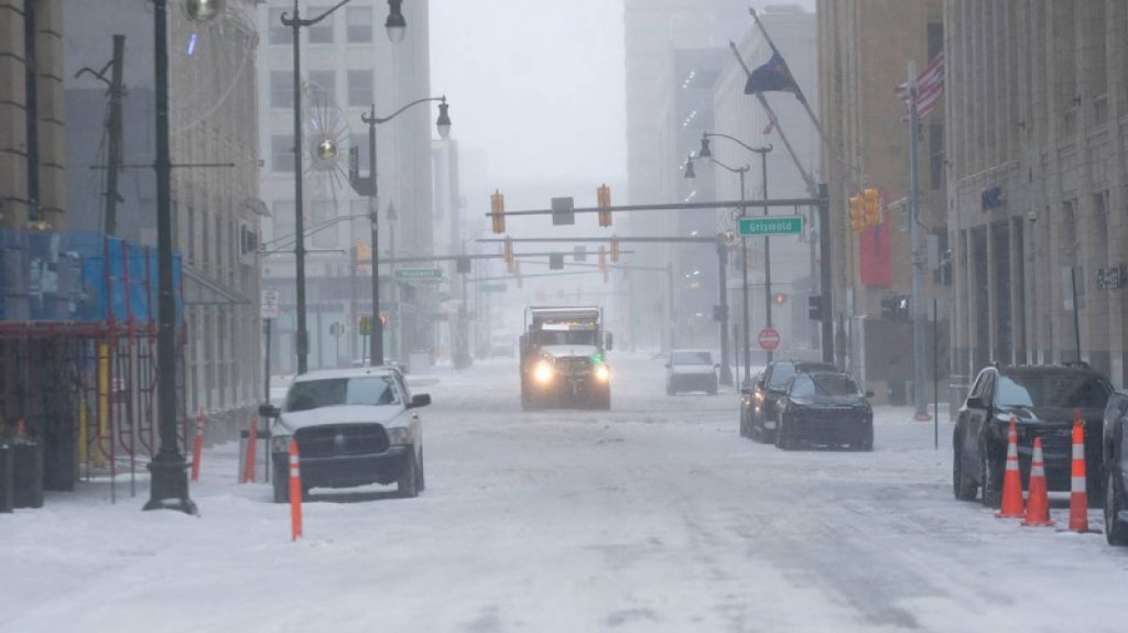  Tormenta invernal en EE.UU.: Regresa electricidad a mayoría de los hogares 