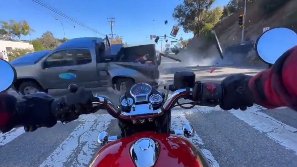  VIDEO: El conductor de un vehículo robado muere en un accidente en California 