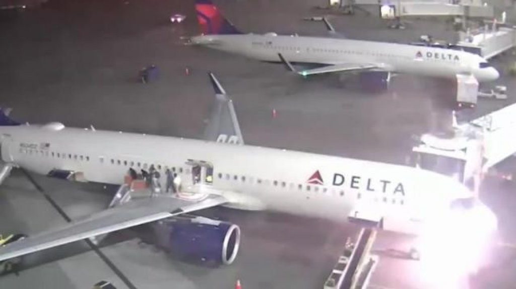  Video:Avión de Delta se incendia tras aterrizar en Seattle 