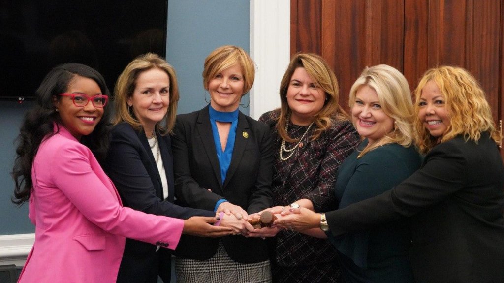  El Caucus Bipartita de Mujeres da la bienvenida a un nuevo liderato para el Congreso 118 