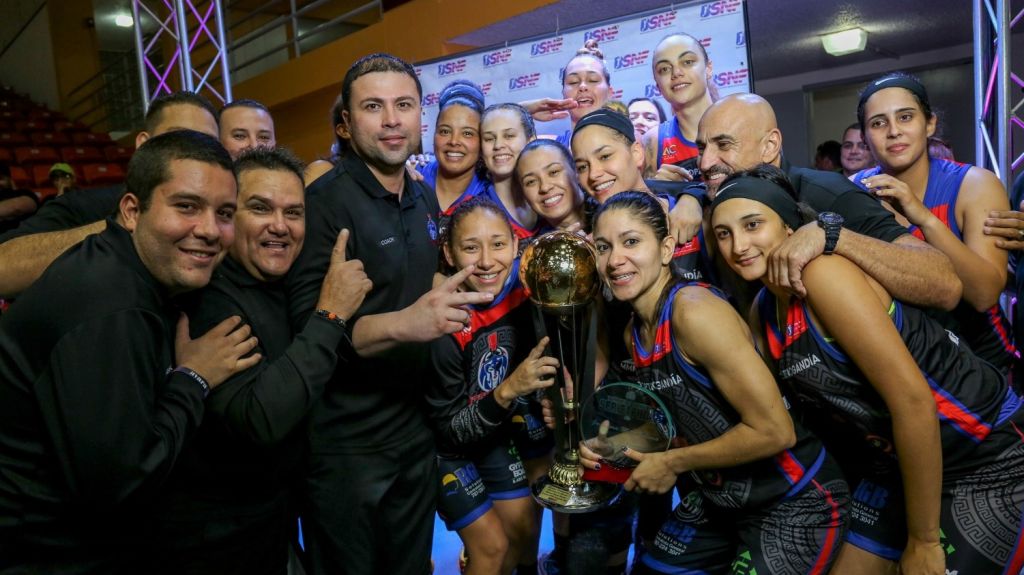  Manatí barre con las Cangrejeras y gana su primer campeonato 