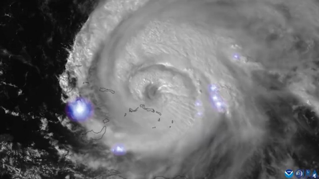  El huracán Fiona se intensifica a categoría 4 a medida que se acerca a las Bermudas 